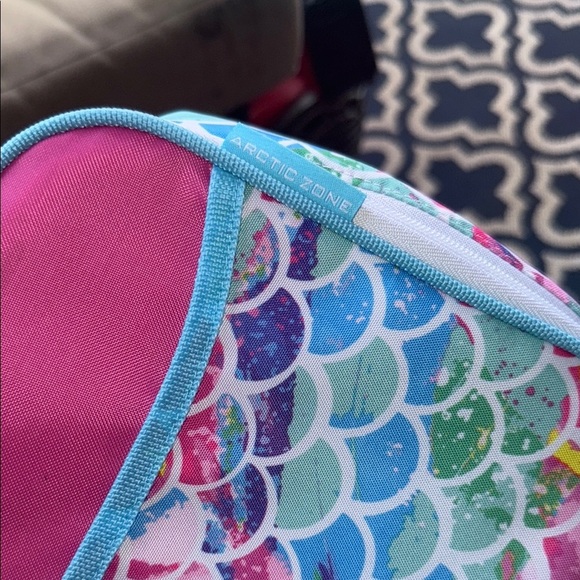 Arctic Zone Insulated Lunch Bag with Colorful Mermaid Scales Design, NWT **READ* - Picture 4 of 11
